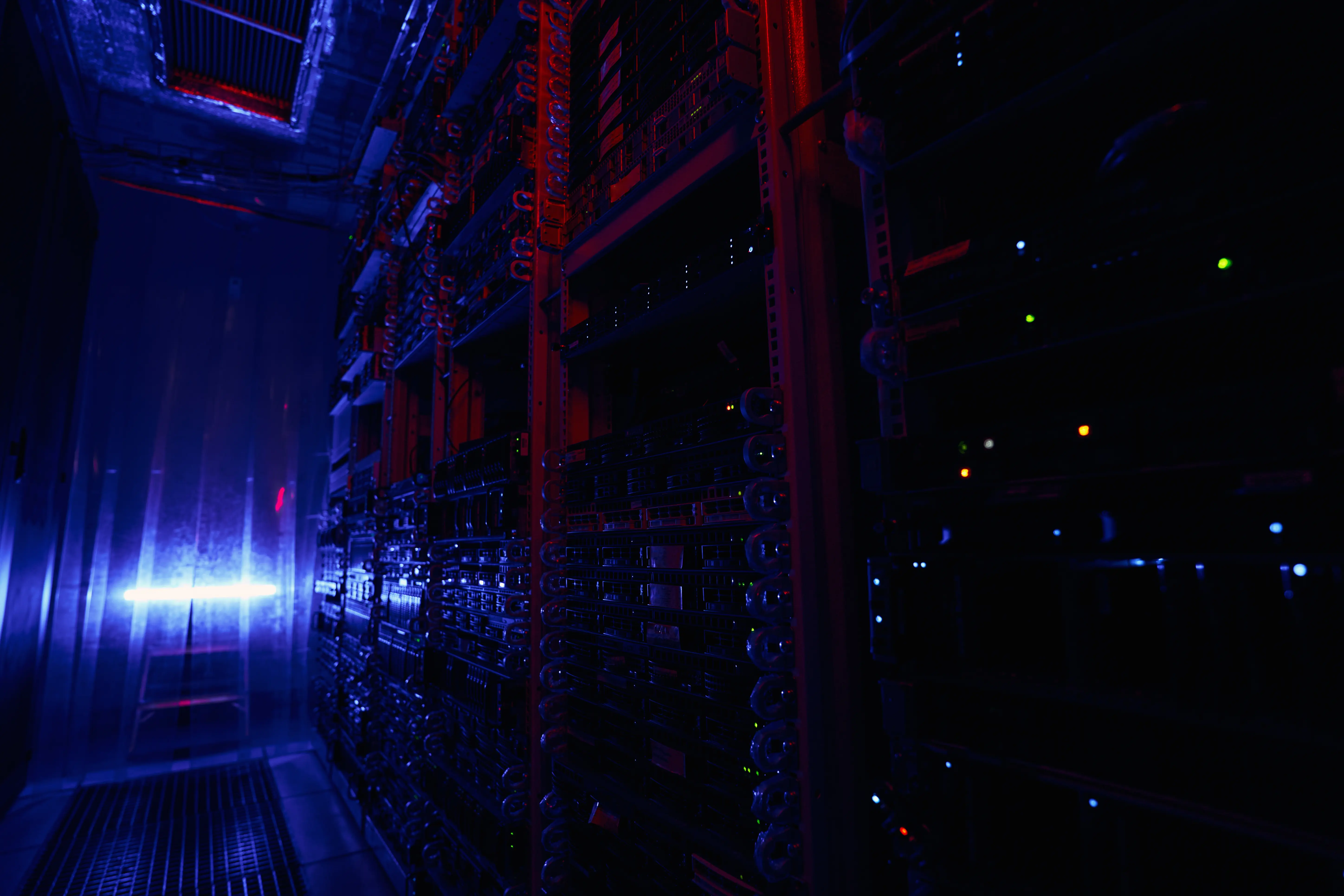 Secure Anonymous Hosting Background
